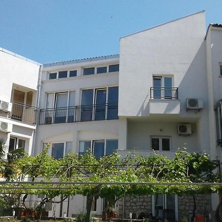 Apartmani Maric Selce Exterior foto