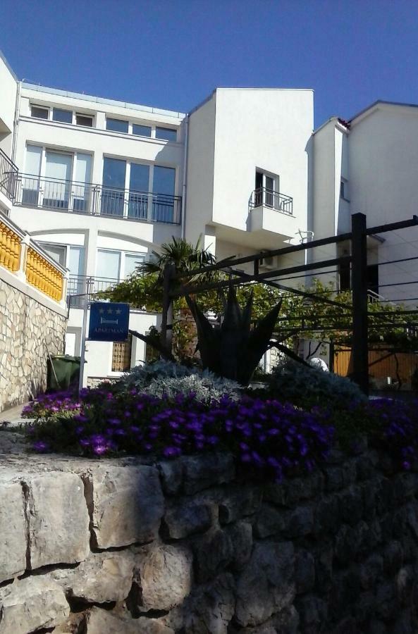 Apartmani Maric Selce Exterior foto