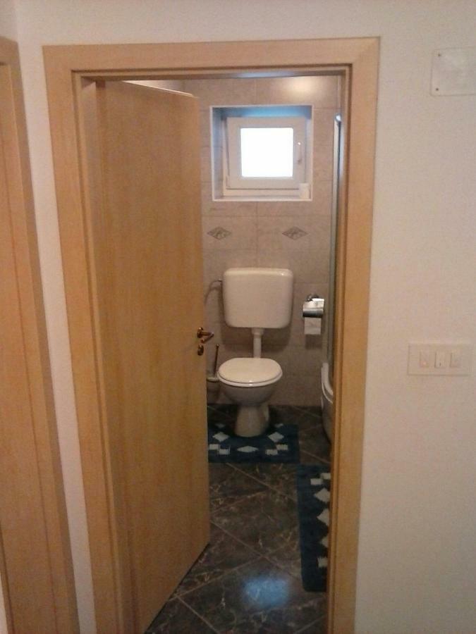 Apartmani Maric Selce Exterior foto